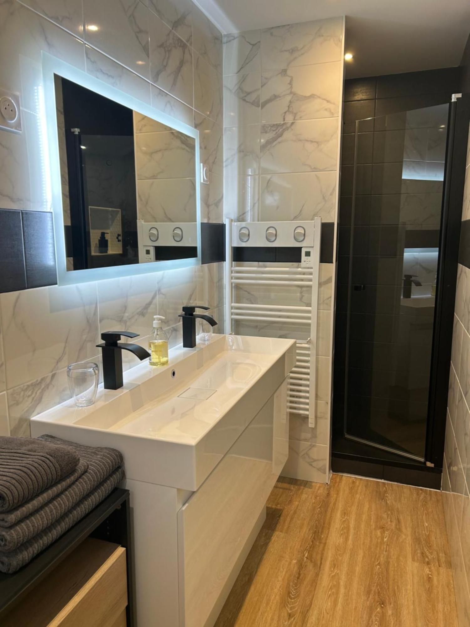 Arc En Ciel Du Mont Bed & Breakfast Понторсон Екстериор снимка