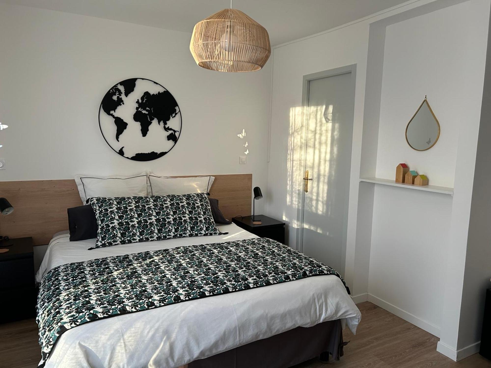 Arc En Ciel Du Mont Bed & Breakfast Понторсон Екстериор снимка