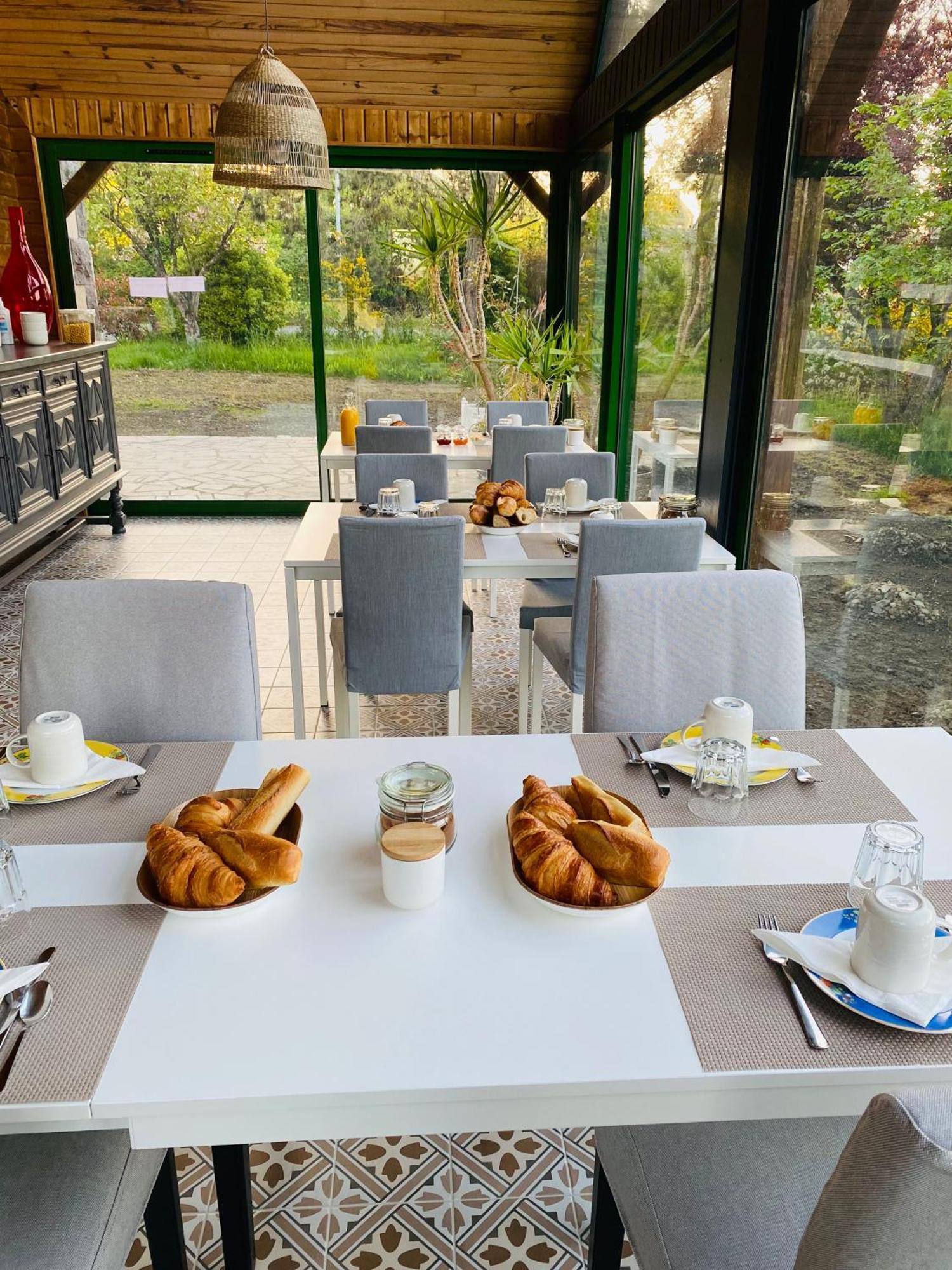 Arc En Ciel Du Mont Bed & Breakfast Понторсон Екстериор снимка