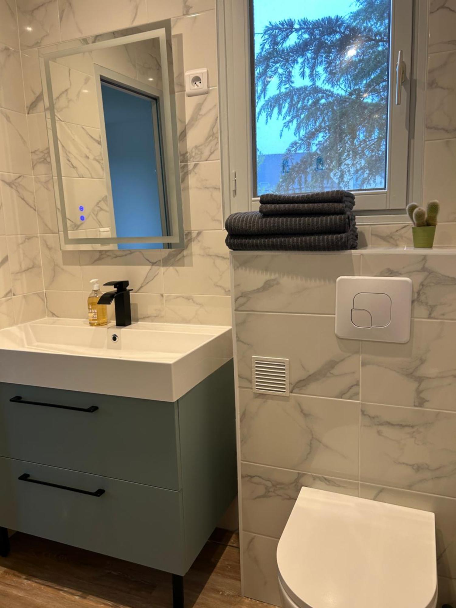 Arc En Ciel Du Mont Bed & Breakfast Понторсон Екстериор снимка
