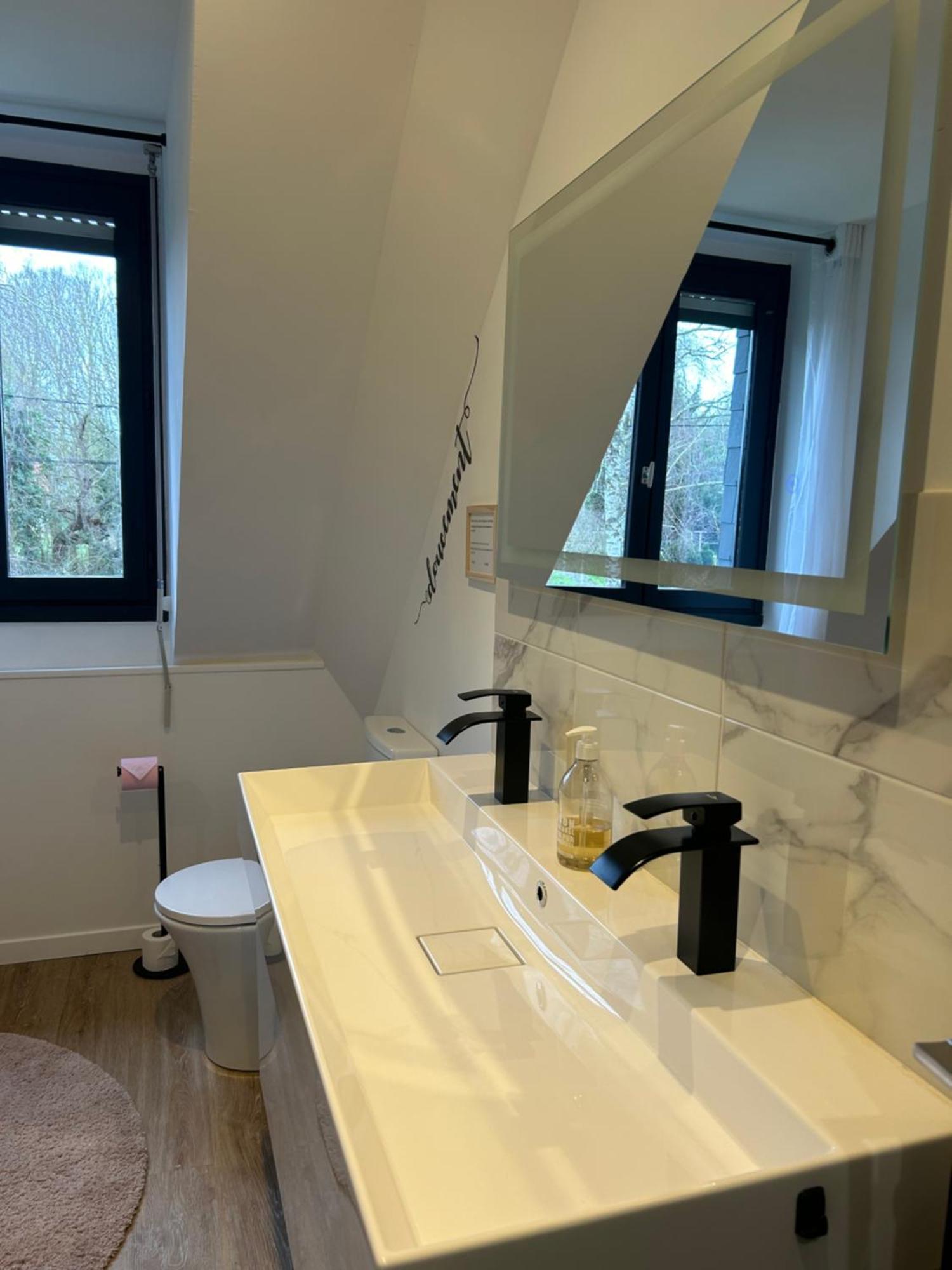 Arc En Ciel Du Mont Bed & Breakfast Понторсон Екстериор снимка
