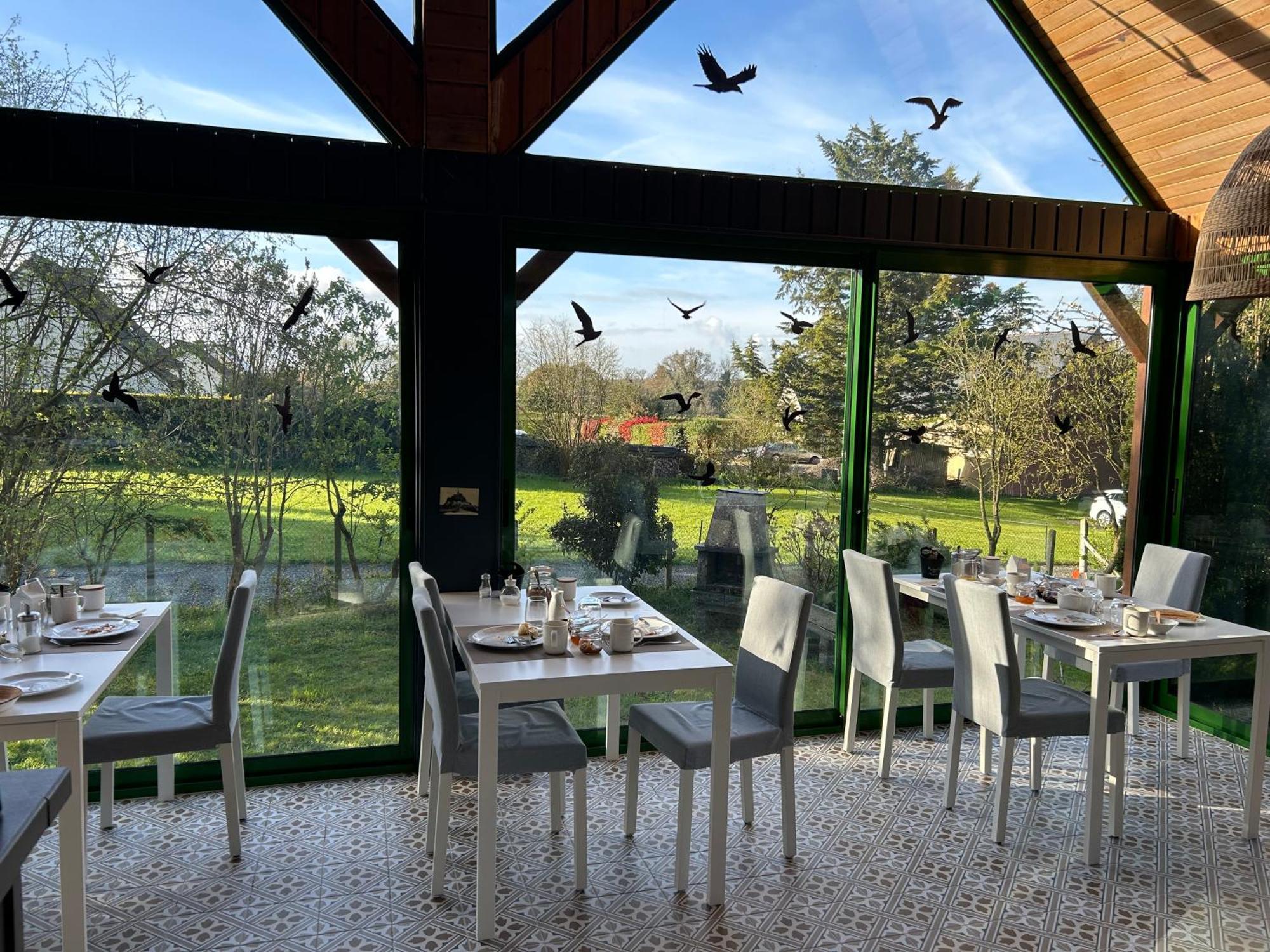Arc En Ciel Du Mont Bed & Breakfast Понторсон Екстериор снимка